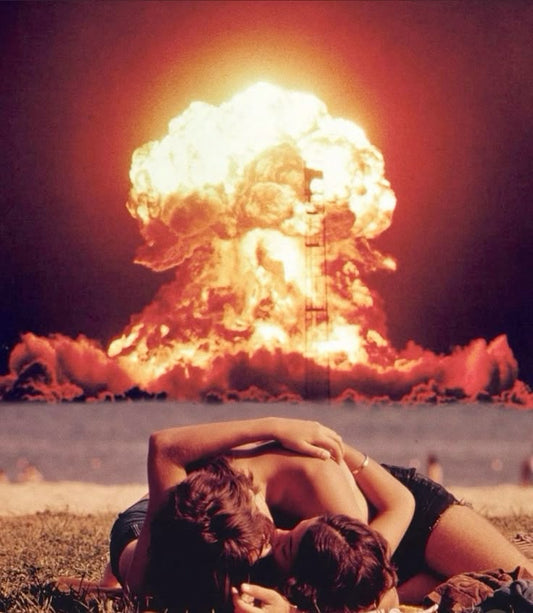 Love bombing : 17 phrases qu’il dit au début… et ce que ça cache VRAIMENT